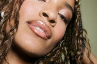 Zalando prezentuje raport 2025 Beauty in Brief analizujący najgorętsze trendy kosmetyczne na lato i kolejne sezony