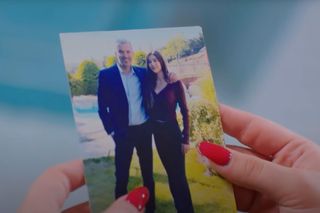 Melis awanturuje się z Feraye, a później podejrzewa, że Zeynep jest w ciąży z Cihanem.