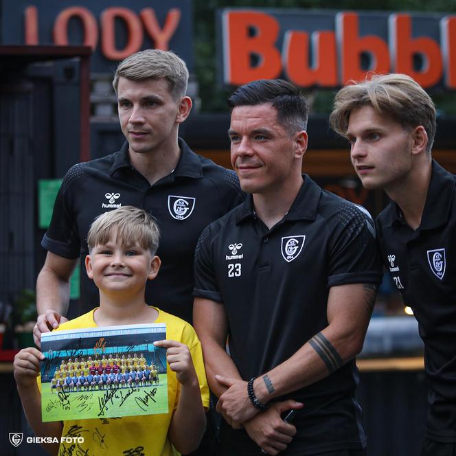 GKS Katowice gotowy na Ekstraklasę. Prezentacja na Sztauwajerach przyciągnęła tłumy kibiców