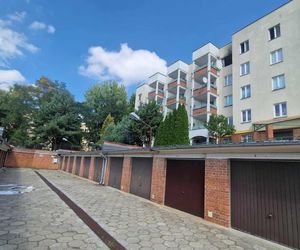 Wybuch gazu w Łodzi. Pożar mieszkania, ewakuacja mieszkańców. Na miejscu pracowało 30 strażaków