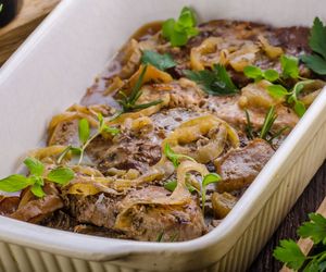 Mięciutkie i soczyste kotlety schabowe z piekarnika – lekko, smacznie i bez smażenia!