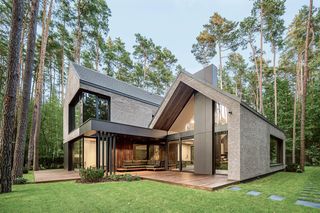 Bryła i wnętrza leśnego domu