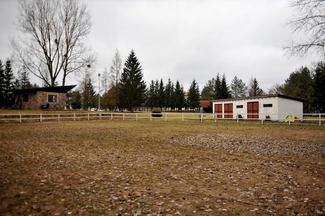 Pałac nad jeziorem czeka na Kaczyńską