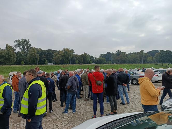 Tak wyglądał protest taksówkarzy w Warszawie. Boją się o swoje wypłaty!