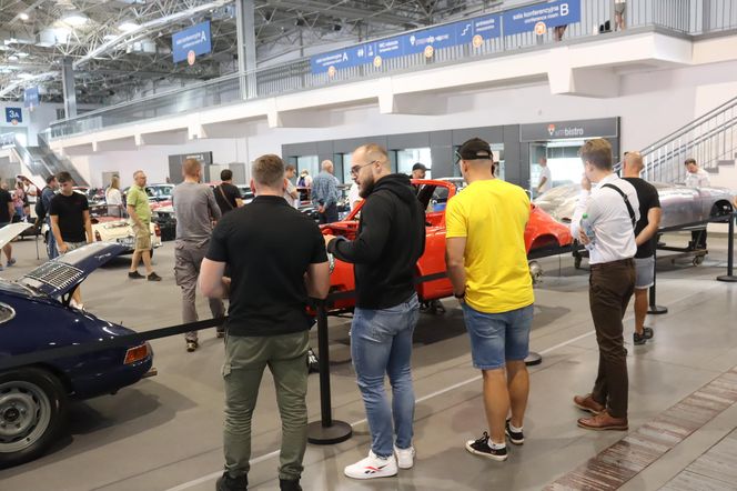 Retro Motor Show rozpoczęte! Wyjątkowe samochody na MTP!