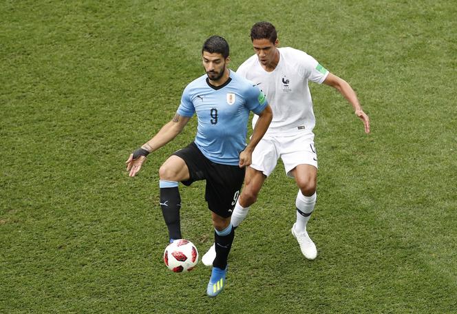 MŚ Rosja 2018. Ćwierćfinał: Urugwaj-Francja: Luis Suarez i Raphael Varane