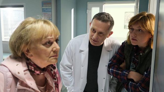 M jak miłość odc. 1605. Kisielowa (Małgorzata Rożniatowska), Artur Rogowski (Robert Moskwa), Ula (Iga Krefft)