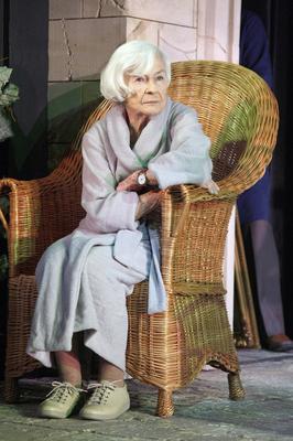 Jesteś cudowną stuletnią dziewczyną