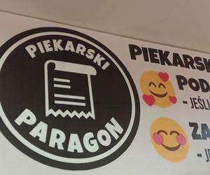 Trwa akcja „Piekarski Paragon w Piekarach Śląskich. Bochenek chleba za paragon odpięty z tablicy