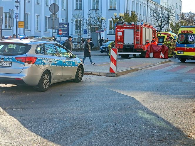 Do potrącenia pieszej kobiety na ulicy Piłsudskiego doszło w rejonie przejścia dla pieszych przy Urzędzie Miasta Siedlce