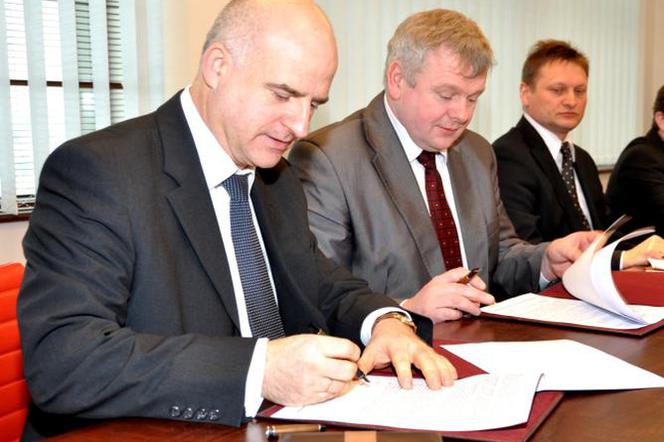 Prezesi Grupy Energa i KWB Adamów podpisują umowę o konsorcjum (7 stycznia 2010 r.)