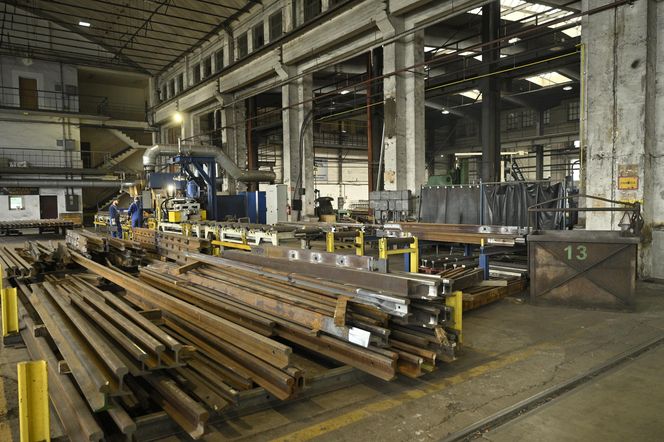 Kraków buduje Warszawie plac Zawiszy. Byliśmy w fabryce, gdzie powstanie 121 elementów wielkiej układanki