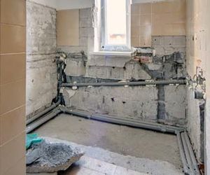 Remont łazienki. Rozmieszczenie urządzeń sanitarnych, kucie ścian, montaż ścianki instalacyjnej