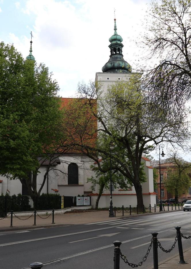 Plac Wolności i jego okolice 100 lat temu oraz w 2024 roku