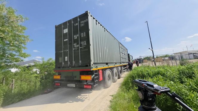 Tajemniczy kontener z bronią i amunicją na Podkarpaciu. W Laszkach pracują służby