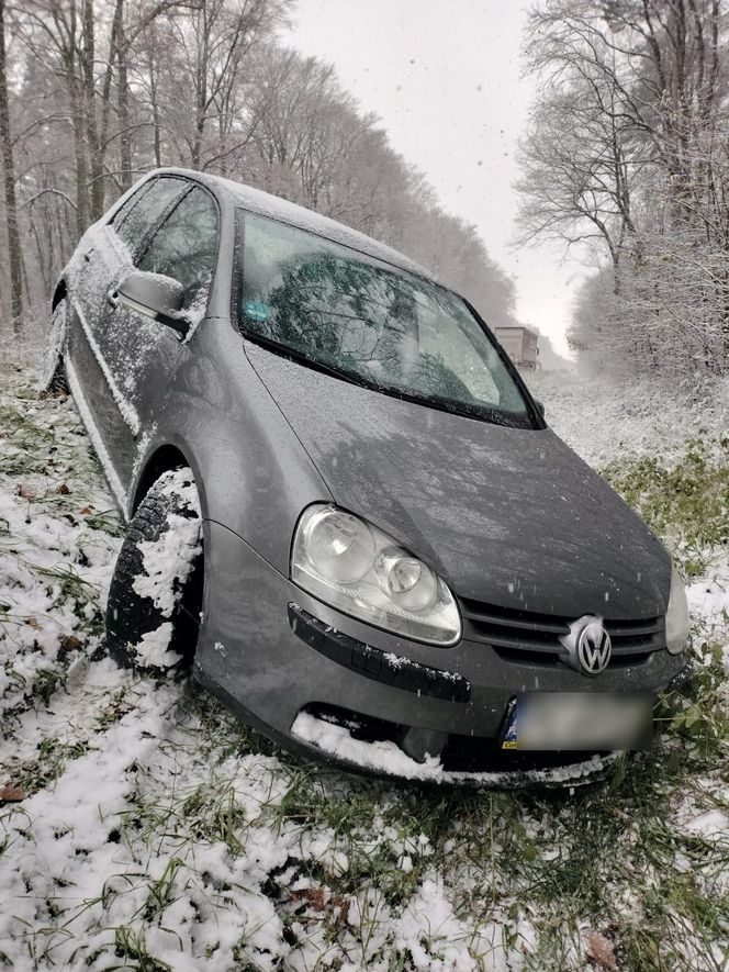 18-latka straciła panowanie nad autem i wjechała do rowu