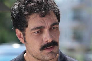 Aktor Halil İbrahim Ceyhan (Yaman z Dziedzictwo) z wąsem