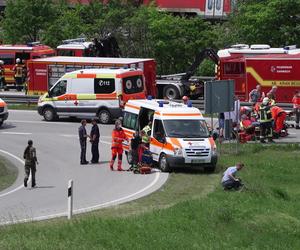 Katastrofa kolejowa w Bawarii w Niemczech. Są ofiary śmiertelne, wielu rannych