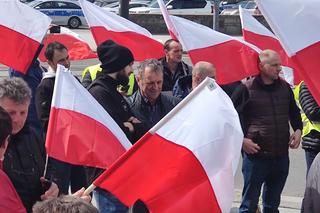 Protest rolników w Olsztynie. Nie zgadzają się importowi ukraińskiego zboża do Polski [ZDJĘCIA]