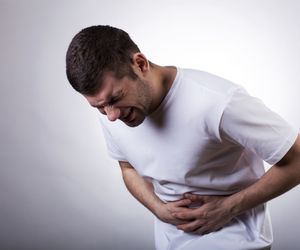 Śluzak rzekomy otrzewnej - przyczyny, objawy i leczenie