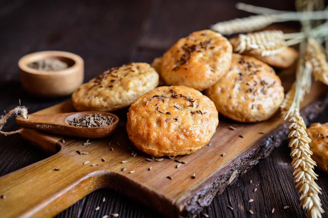 Ekpresowe, słone pączki z kminkiem