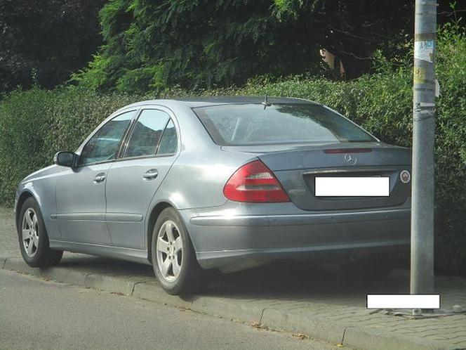 Nie chce im się czy nie potrafią? Tak parkują w Płocku "bezmyślni kierowcy" [ZDJĘCIA]