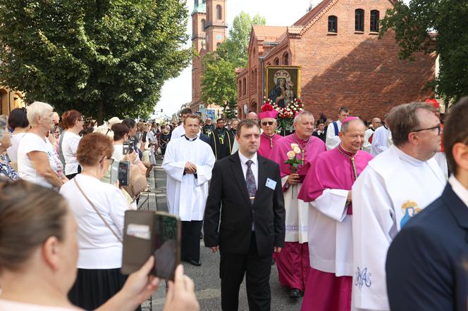 Tysiące kobiet i dziewcząt na pielgrzymce do Piekar Śląskich. "Jestem w Kościele, więc idę"