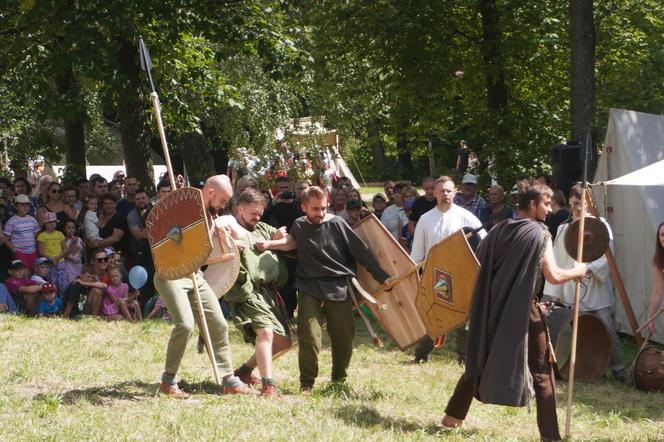 Dymarki 2024 w Nowej Słupi. Barbarzyńcy, Rzymianie i Piecowisko