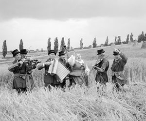 Quiz. Największe przeboje inspirowane folklorem z czasów PRL. Jak dobrze znasz tamte piosenki?