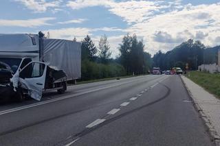 Tragedia na drodze koło Jeleniej Góry. Zginął 76-letni kierowca osobówki