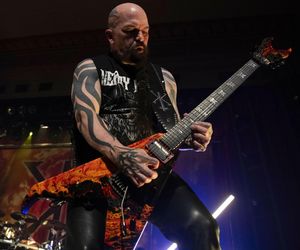 Kerry King chwali gitarzystę, z którym gra w swoim zespole. Jest czarodziejem