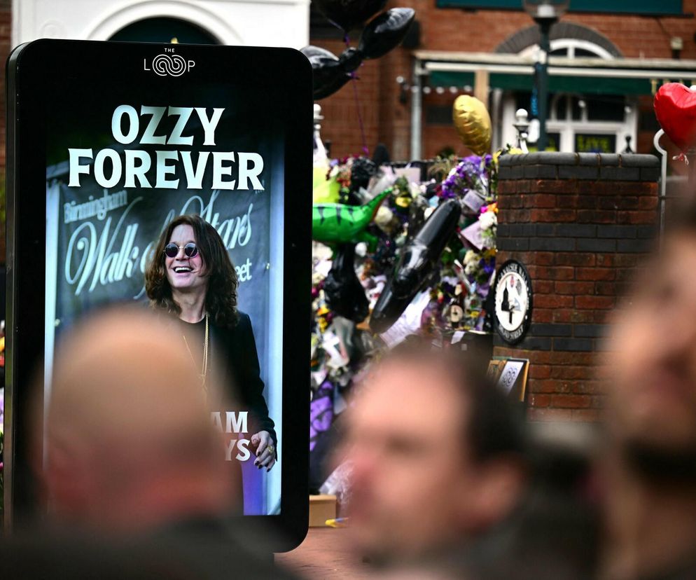Fani żegnają Ozzy'ego Osbourne'a. Tłumy w rodzinnym mieście artysty