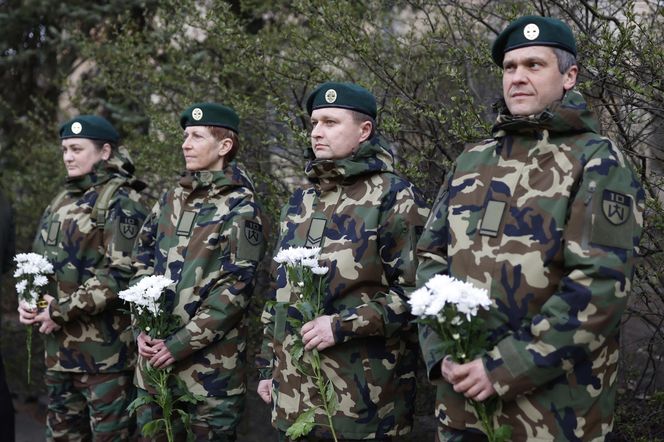 Czterech żołnierzy zginęło w bagnie na Litwie. "Usłyszałam pukanie, synek już spał". Tragiczna relacja wdowy