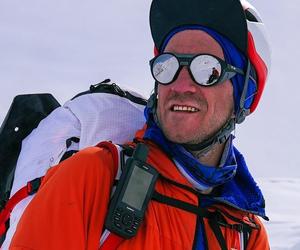 Bartek Ziemski i Oswald Rodrigo Pereira w Himalajach. Bartek chce zjechać na nartach z Kanczendzongi