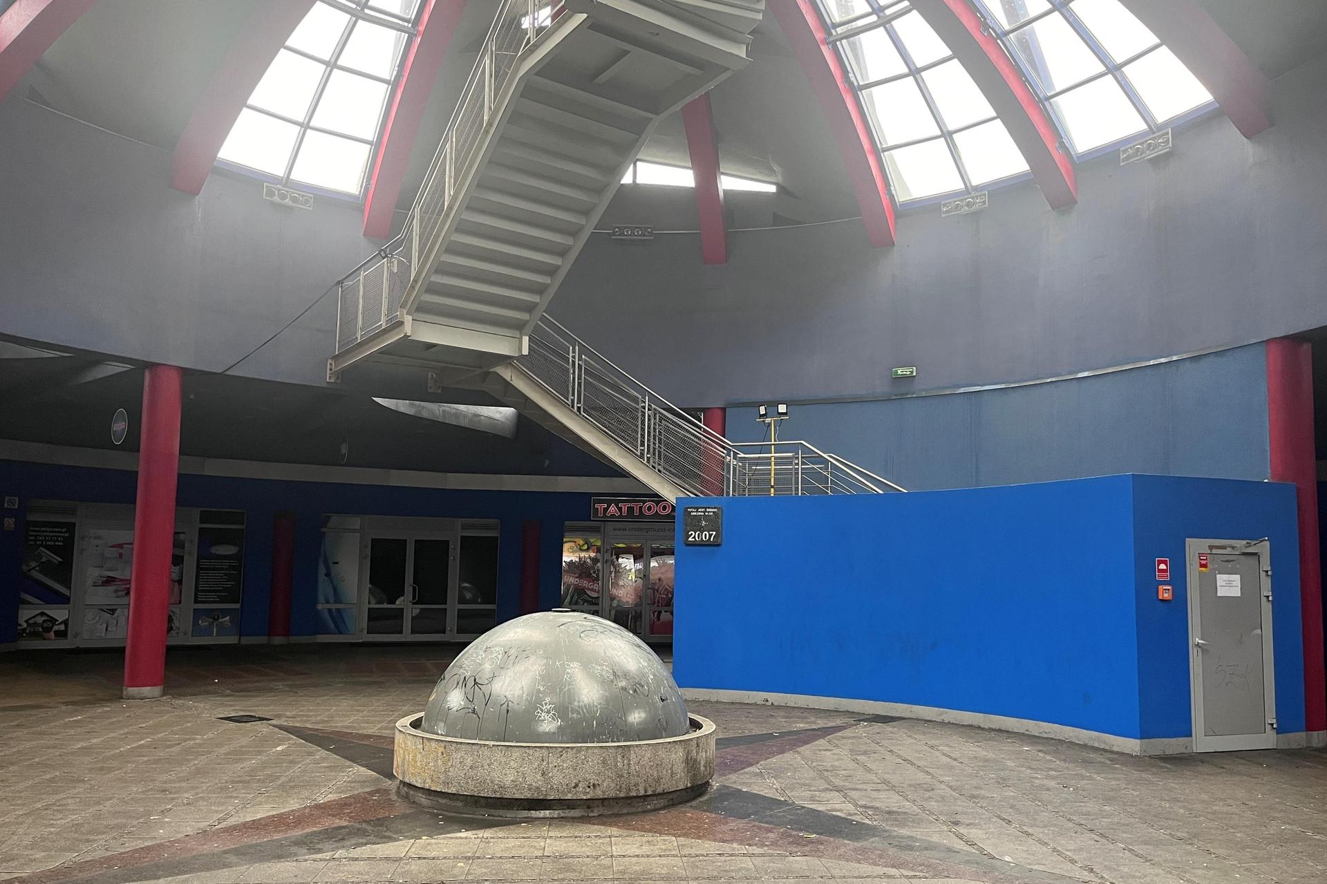 Dominanta - tak budowano w Polsce wczesnych lat 2000. Zobacz najbrzydszy polski budynek 2006 roku; dziś jest kultowy