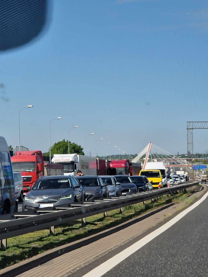 Śmiertelny wypadek na autostradzie A4 w Zabrzu. Droga jest zupełnie zablokowana