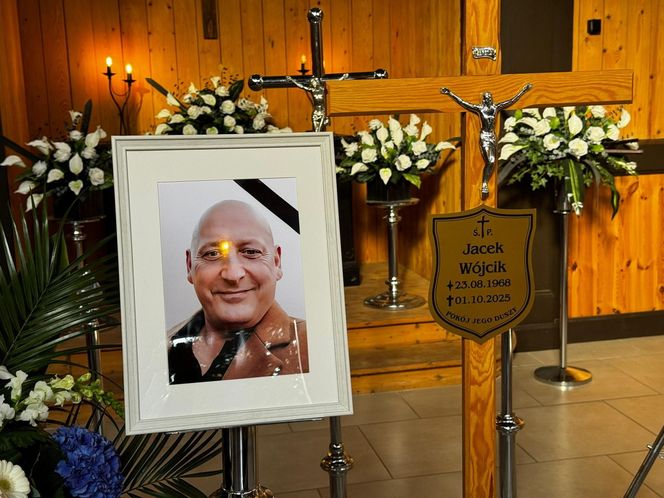 Nie żyje Jacek Wójcik. Pogrzeb ulubieńca widzów z ‘Królowych życia