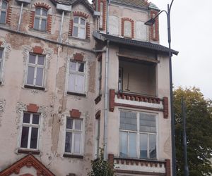 Zabytkowa kamienica w Olsztynie na sprzedaż. To największy pustostan w centrum miasta