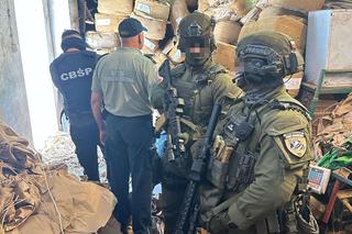 Zlikwidowano nielegalną krajalnię tytoniu w Bytomiu. Przejęto blisko 10 ton suszu tytoniowego