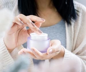 Skóra w niebezpieczeństwie. Trend z TikToka, który może nieźle zaszkodzić