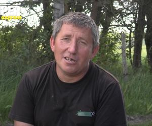 Rolnicy. Podlasie. Andrzej z Plutycz został szefem? Widzowie: Bawi się w gospodarza