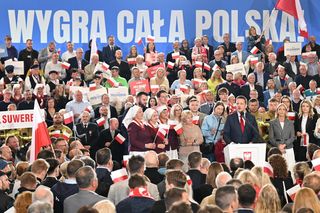 Trzaskowski cały w emocjach! Co za przemówienie! Tłum oszalał