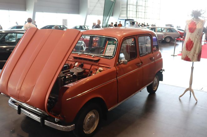 Retro Motor Show rozpoczęte! Wyjątkowe samochody na MTP!