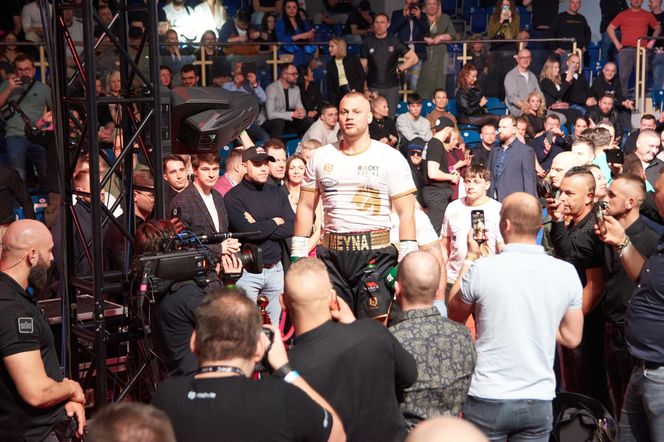 Karol Nawrocki i bokserzy