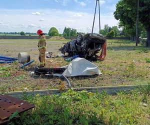 Śmiertelny wypadek pod Sieradzem. Nie żyje 37-latek [ZDJĘCIA]