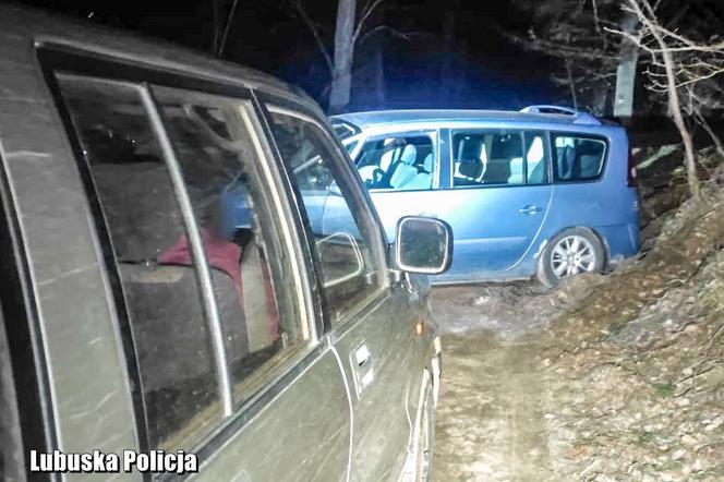 Policjanci ze Świebodzina podczas jednej interwencji zatrzymali dwóch pijanych kierowców