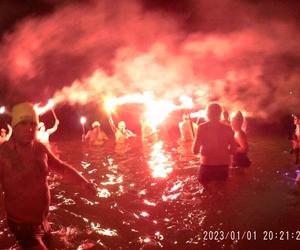 Były pochodnie, race i ognisko! Tak Nowy Rok przywitały MORSY ze Starachowickiego Wektora