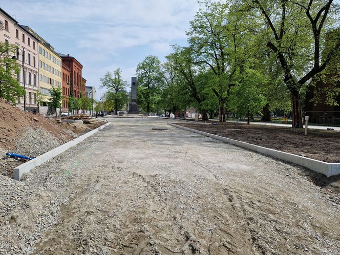 Tak teraz wygląda plac Wolności w Bydgoszczy. Powrót kwiaciarek ponownie opóźniony