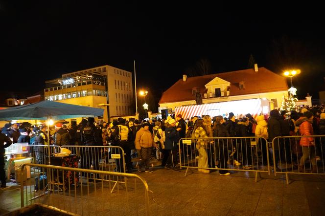 Ciężarówka Coca-cola w Białymstoku! Świąteczna atrakcja przyciągnęła tłumy mieszkańców na Rynek Kościuszki