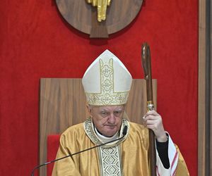 Warszawa żegna papieża Franciszka. Poruszające wpisy w Archikatedrze 